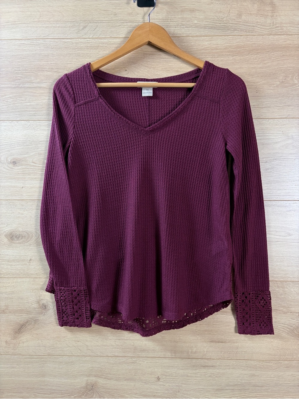 Lucky Brand Long Sleeve Waffle Thermal V-Neck Top - Burgundy Wine XS